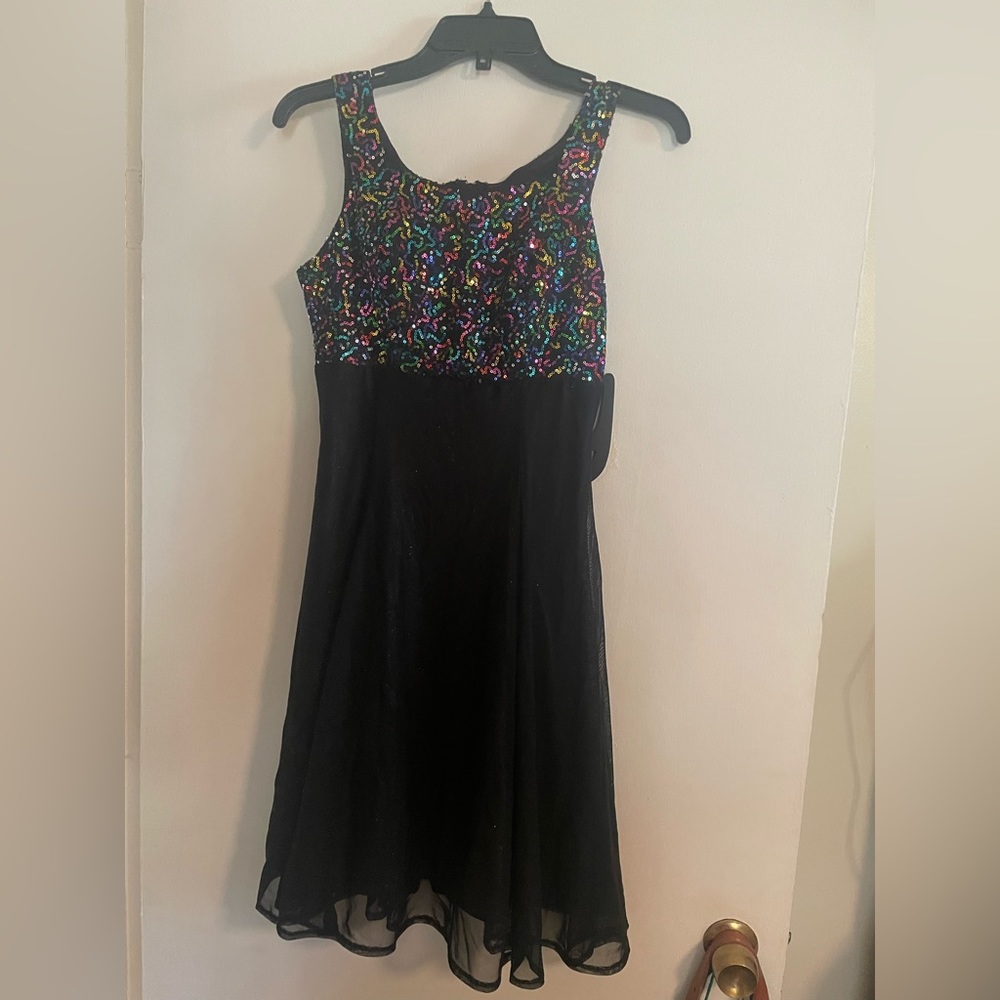 New beautiful show choir or sequin top party gown. Size 6 No tears, no smoke